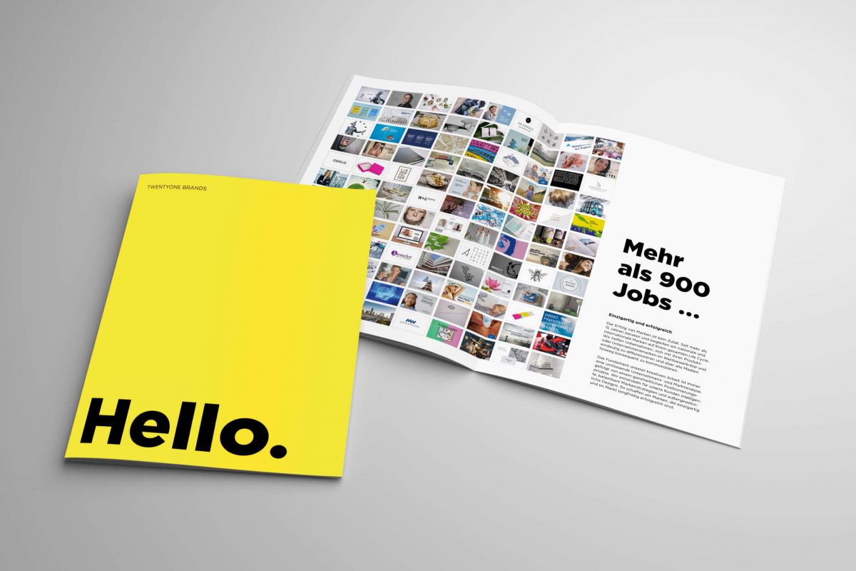 Twentyone Brands Broschüren - Titel und aufgeklappt mit Kundenreferenzen.